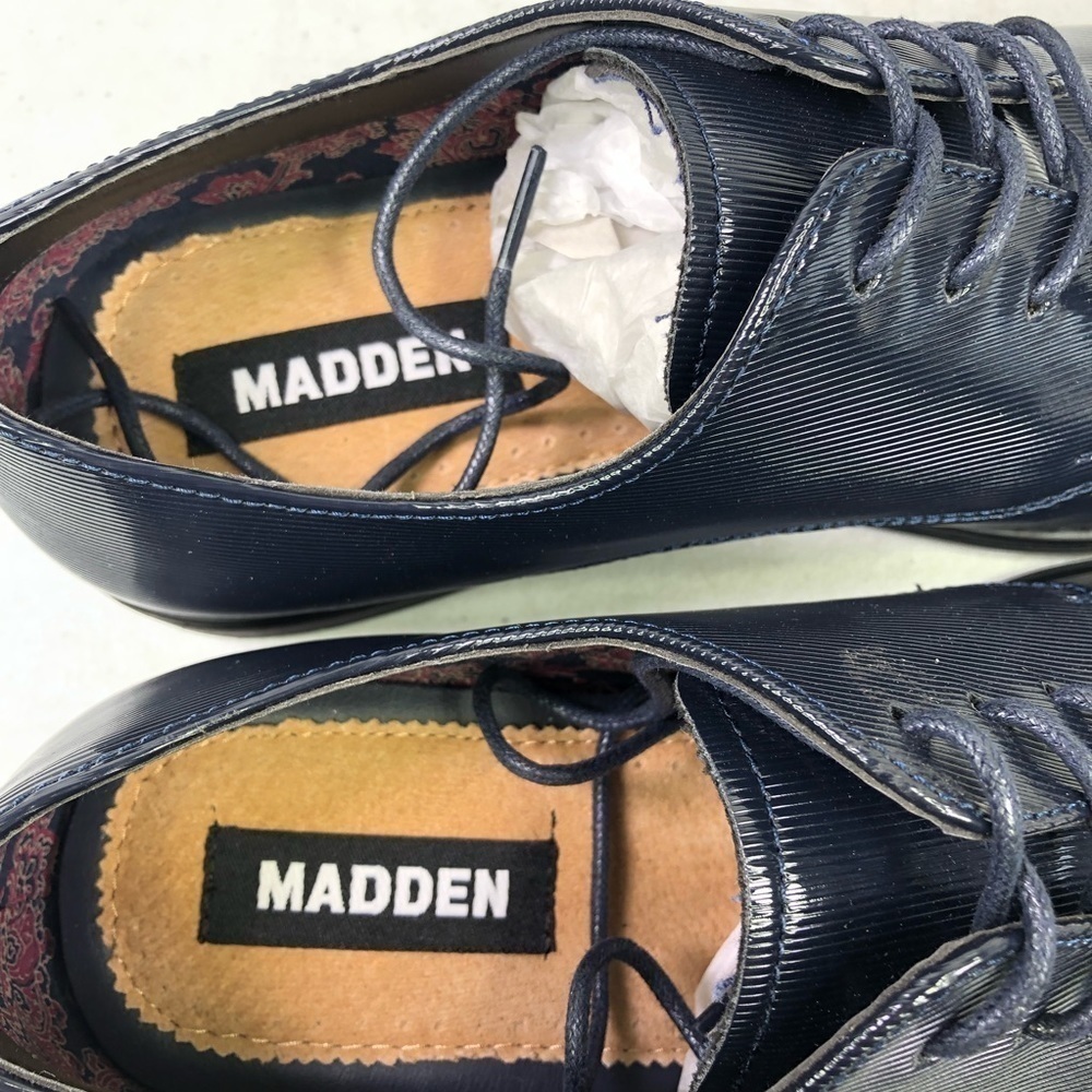 STEVE Madden Crakke Navy Patent Leather Shoes - Picture 7 of 10
